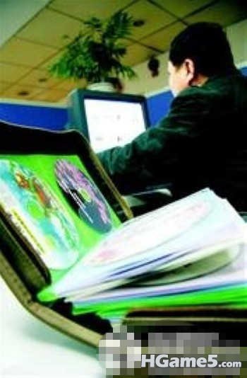 揭秘职业“鉴黄师”：长年累月看黄片.jpg