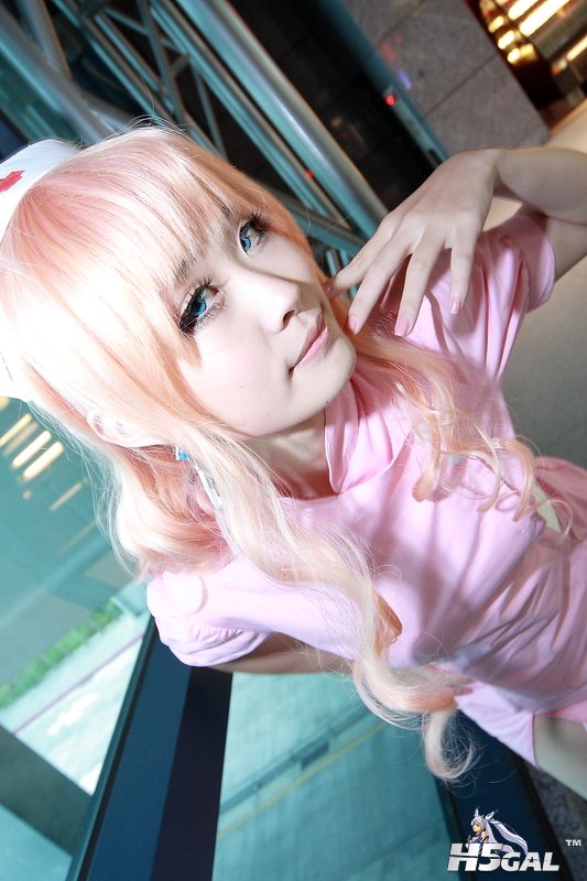 Sheryl_Nome_Nurse_Cosplay002.jpg
