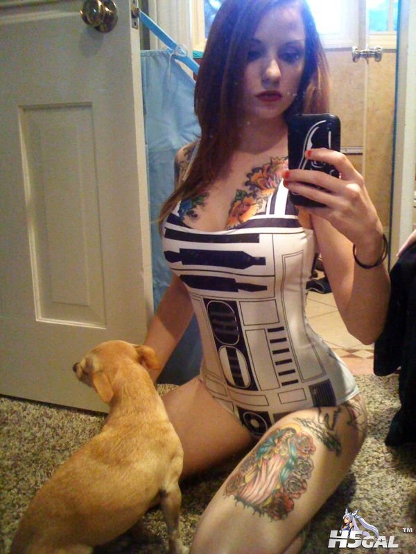R2D2-Swimsuit-Sexy-Star-Wars-9.jpg