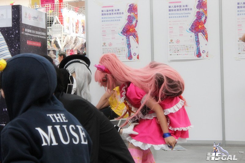 先裙子哦也.jpg