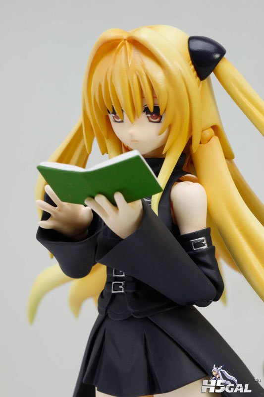 FIG-MOE-08363_05.jpg