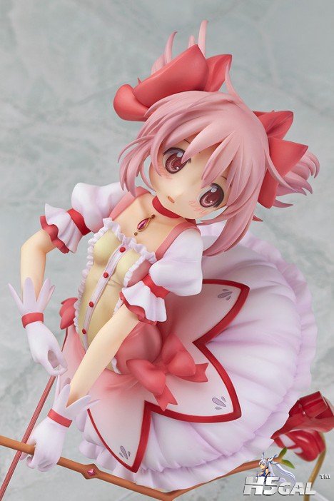 Puella-Magi-Madoka-Magica-Kaname-Madoka-Movie-Figure-by-Good-Smile-Company-003-468x702.jpg