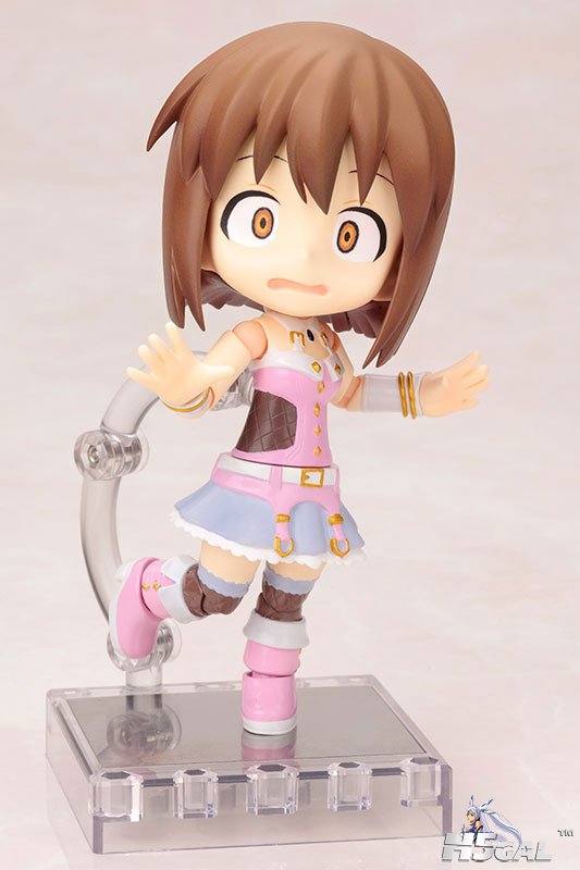 FIGURE-003629_06.jpg