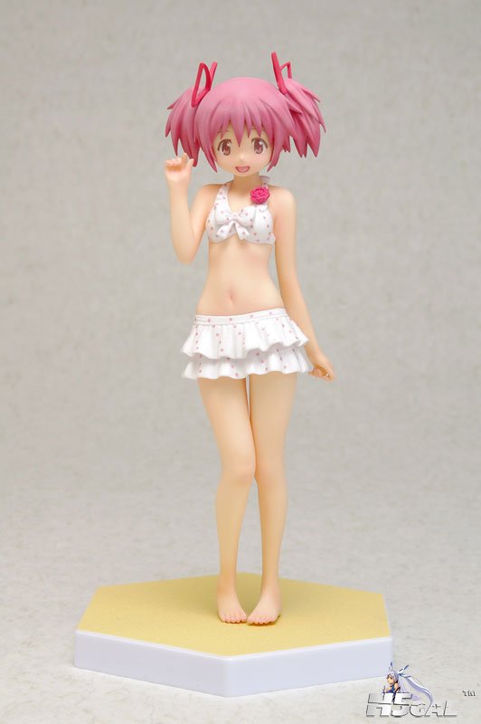 FIGURE-003600_01.jpg