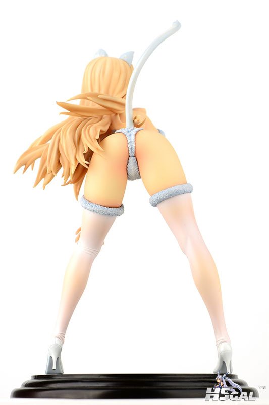 FIGURE-003534_11.jpg