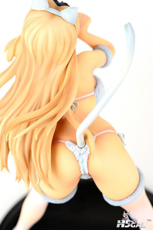 FIGURE-003534_13.jpg