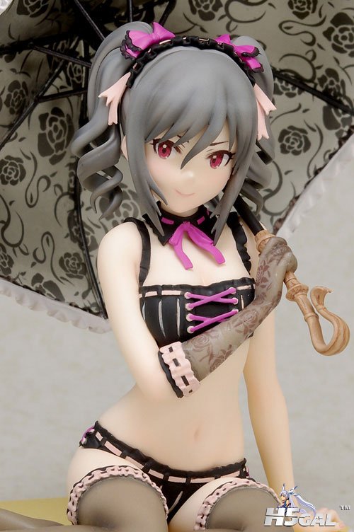 FIGURE-004641_04.jpg